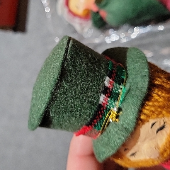 Christmas TREES decoration by innovation made taiwan singer figure canada Noël - Picture 10 of 13